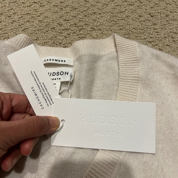 BNWT Hudson North 100 percent cashmere cream sweater - Picture 7 of 7